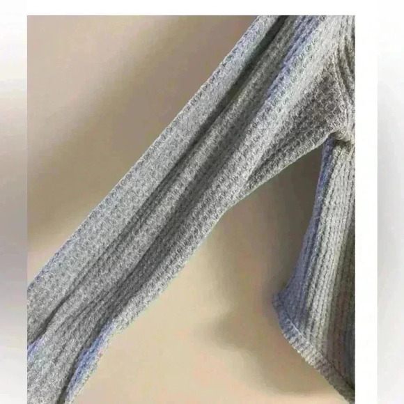 Socialite grey button tie front thermal ribbed top. Medium - Picture 3 of 6